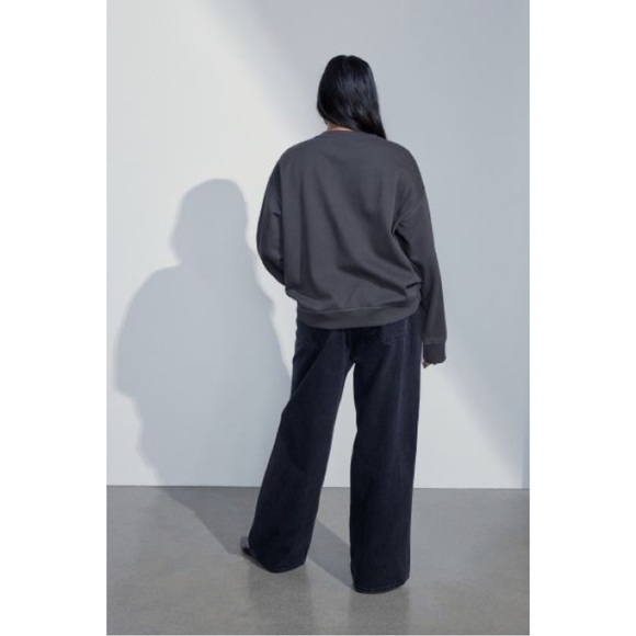 Grey Paris Sweatshirt (XL) - Picture 8 of 11